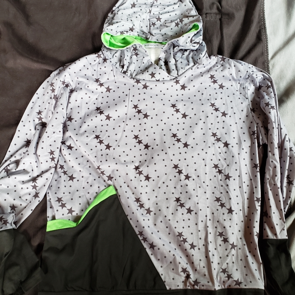 Sweatshirt